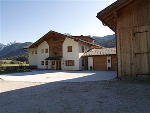 Hofstellen, Wirtschaftsgebäude und Maschienenhallen