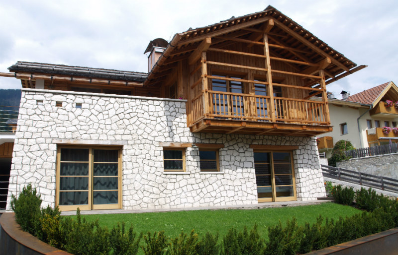 Casa di legno a Villabassa